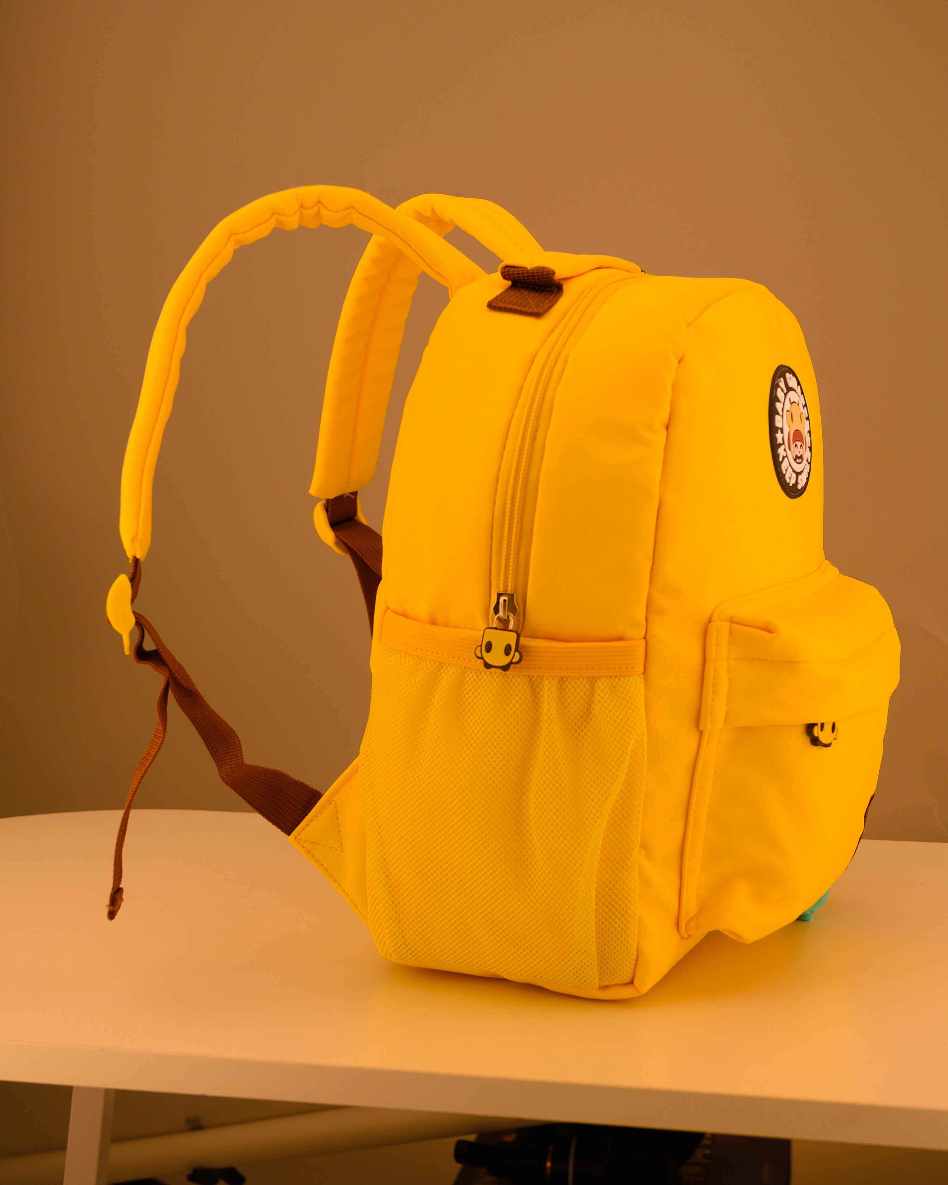 黄色小背包